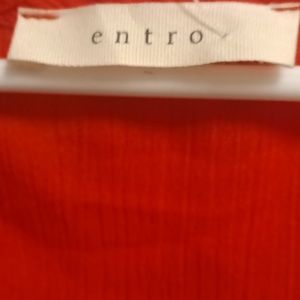 FINAL PRICE NWT Bdarlin Entro long sleeve crinkled v-neck blouse w tied hem L